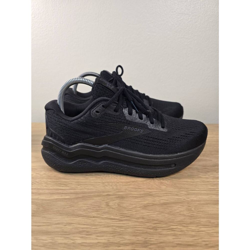 Brooks Ghost Max 2 Women's Size 8 B (Medium) Running Shoes Black *Worn once